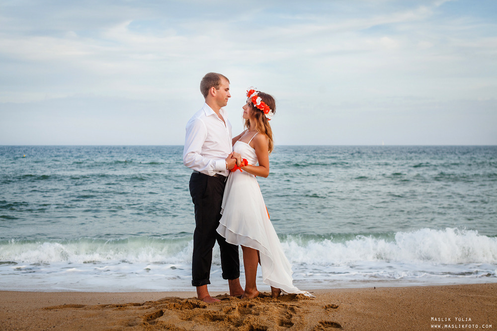 Wedding photo session in Badalona, Spain. Photographer in Barcelona Spain Maslik Yulia