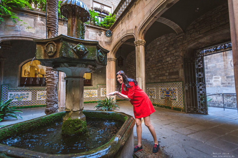 Elegante sesión de fotos en el puerto de Barcelona. Fotógrafo en Barcelona  Maslik Yulia