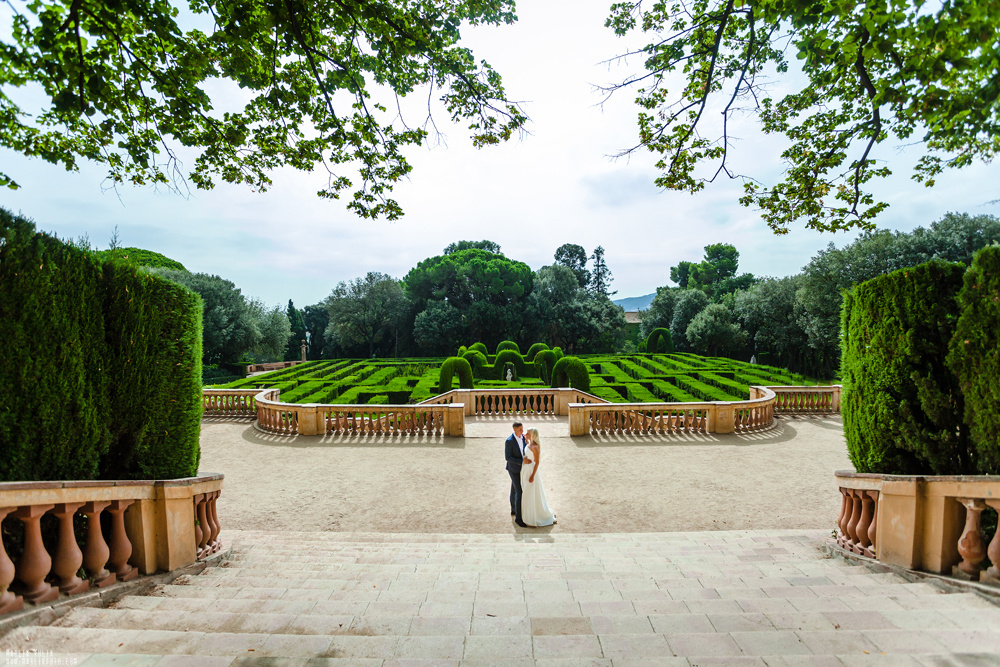 Sesja zdjęciowa w parku w Barcelonie. Fotograf w Barcelonie Hiszpanii Maslik Yulia