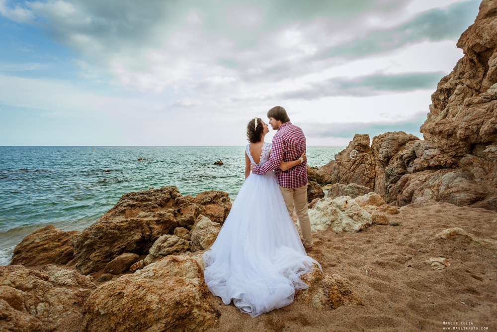 Wedding photo session in Lloret de Mar. Photographer in Barcelona Spain Maslik Yulia