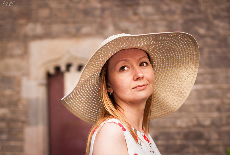 Portrait photo session in the Gothic quarter. Photographer in Barcelona Spain Maslik Yulia