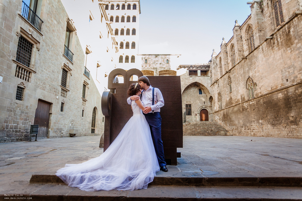 Wedding photo session in Lloret de Mar. Photographer in Barcelona Spain Maslik Yulia