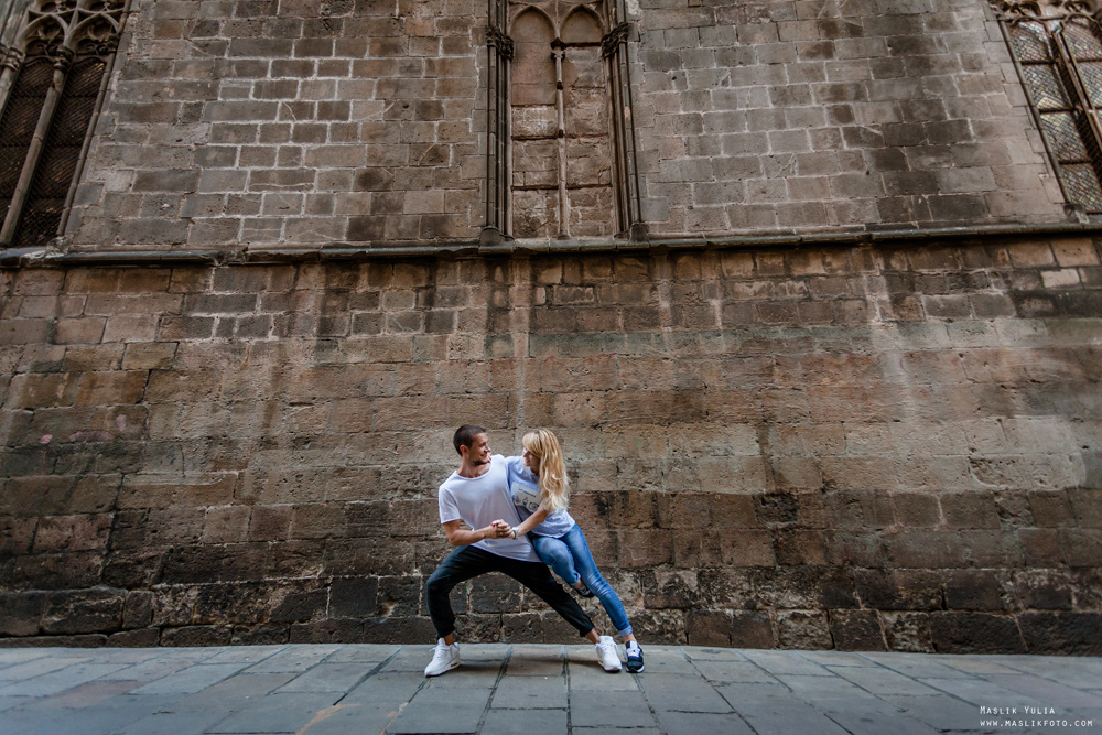Dynamiczna sesja zdjęciowa w Barcelonie. Fotograf w Barcelonie Hiszpanii Maslik Yulia