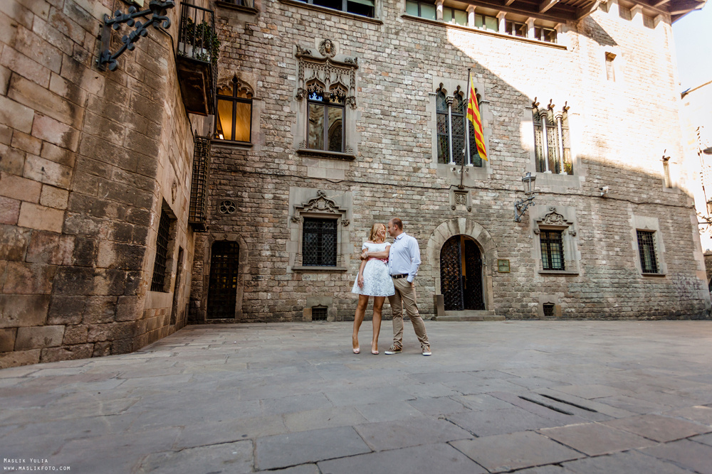 Нежная фотосессия в Барселоне. Фотограф в Барселоне Испании Маслик Юлия