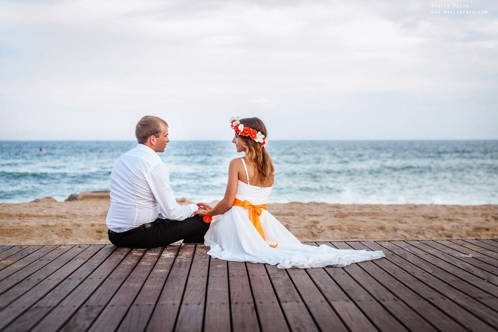 Wedding photo session in Badalona, Spain. Photographer in Barcelona Spain Maslik Yulia