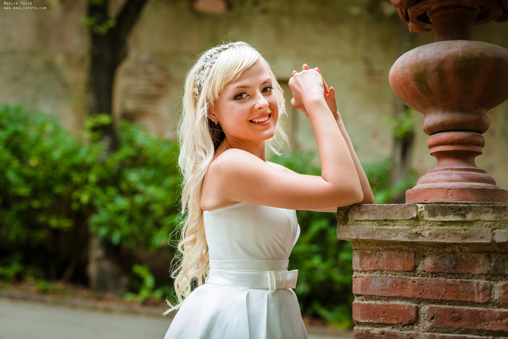 Sesja zdjęciowa w parku w Barcelonie. Fotograf w Barcelonie Hiszpanii Maslik Yulia