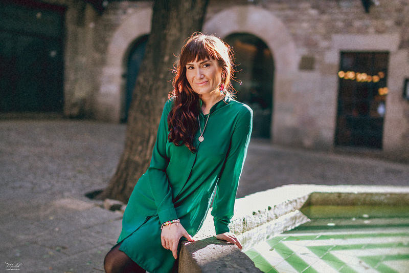 Autumn photo shoot in Barcelona. Photographer in Barcelona Spain Maslik Yulia