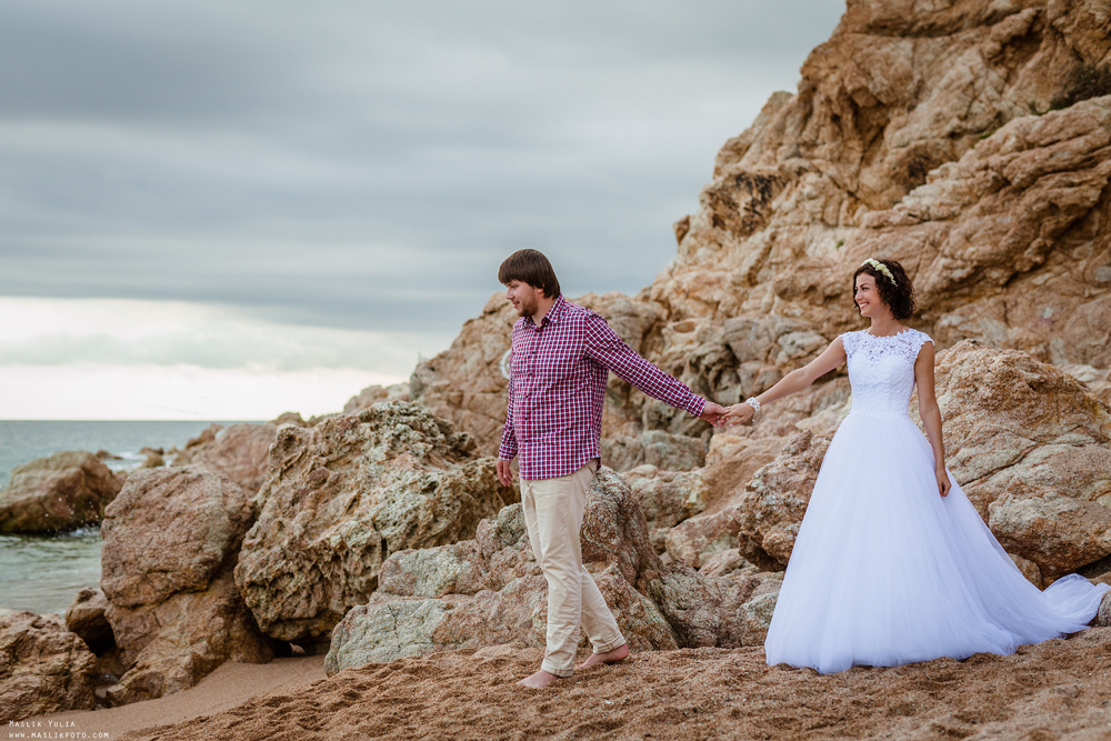 Wedding photo session in Lloret de Mar. Photographer in Barcelona Spain Maslik Yulia