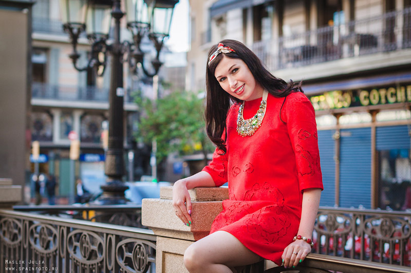 Elegante sesión de fotos en el puerto de Barcelona. Fotógrafo en Barcelona  Maslik Yulia