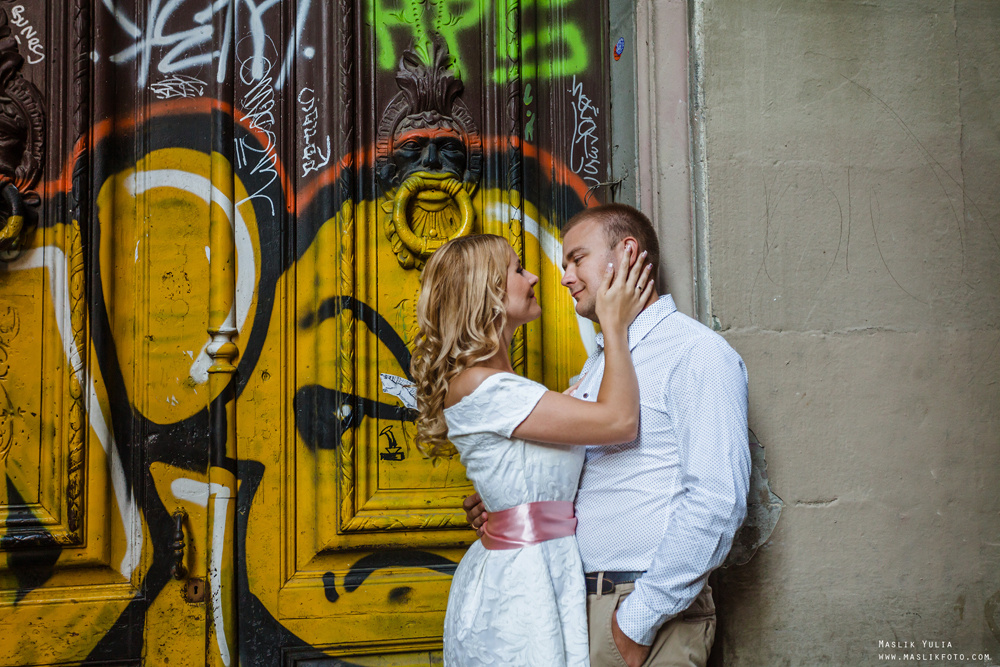 Нежная фотосессия в Барселоне. Фотограф в Барселоне Испании Маслик Юлия