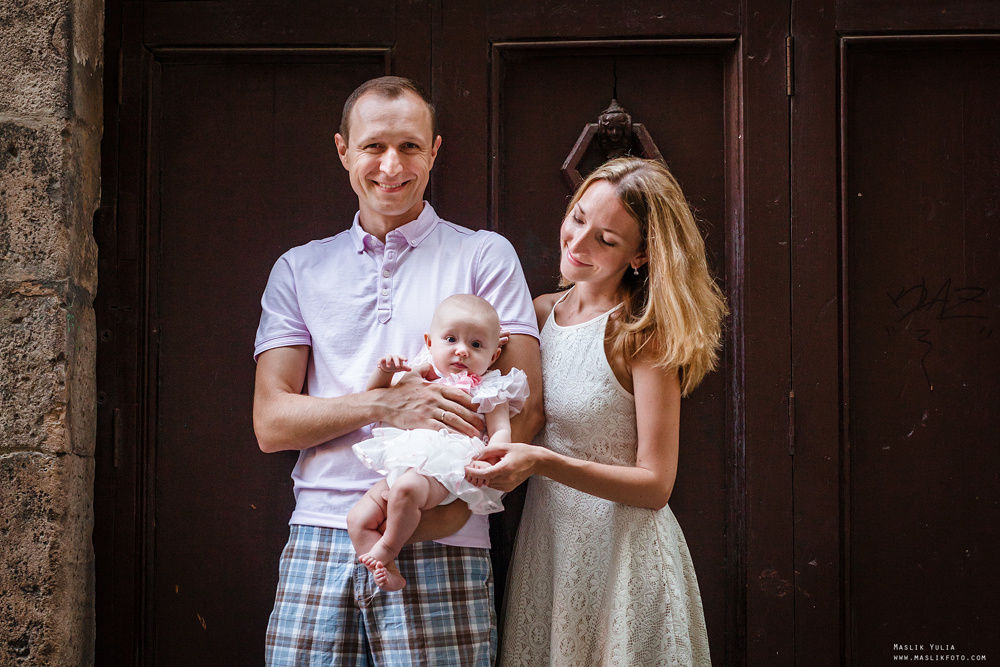 Летняя семейная фотосессия в Барселоне. Фотограф в Барселоне Испании Маслик Юлия
