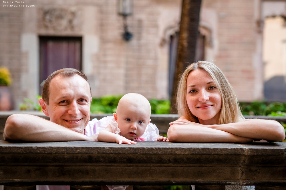 Летняя семейная фотосессия в Барселоне. Фотограф в Барселоне Испании Маслик Юлия