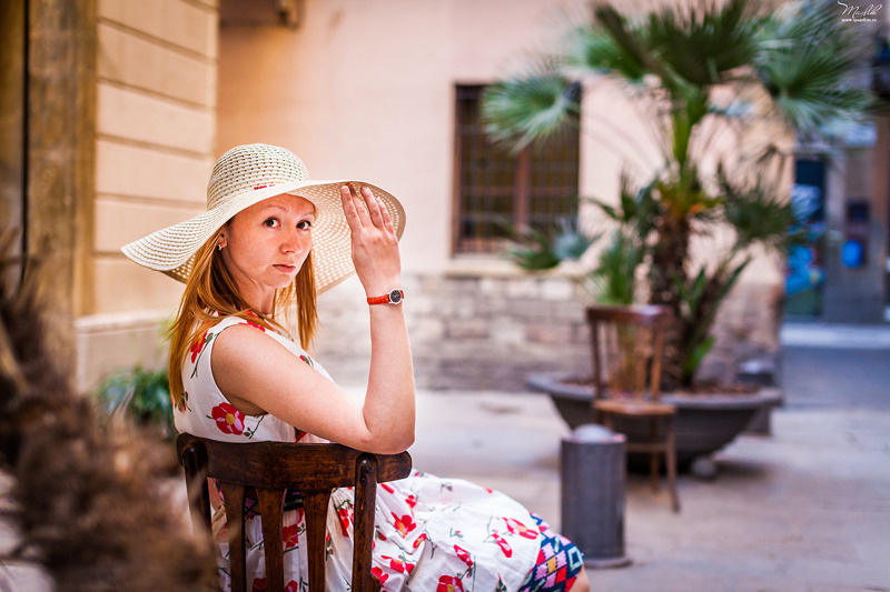 Portrait photo session in the Gothic quarter. Photographer in Barcelona Spain Maslik Yulia