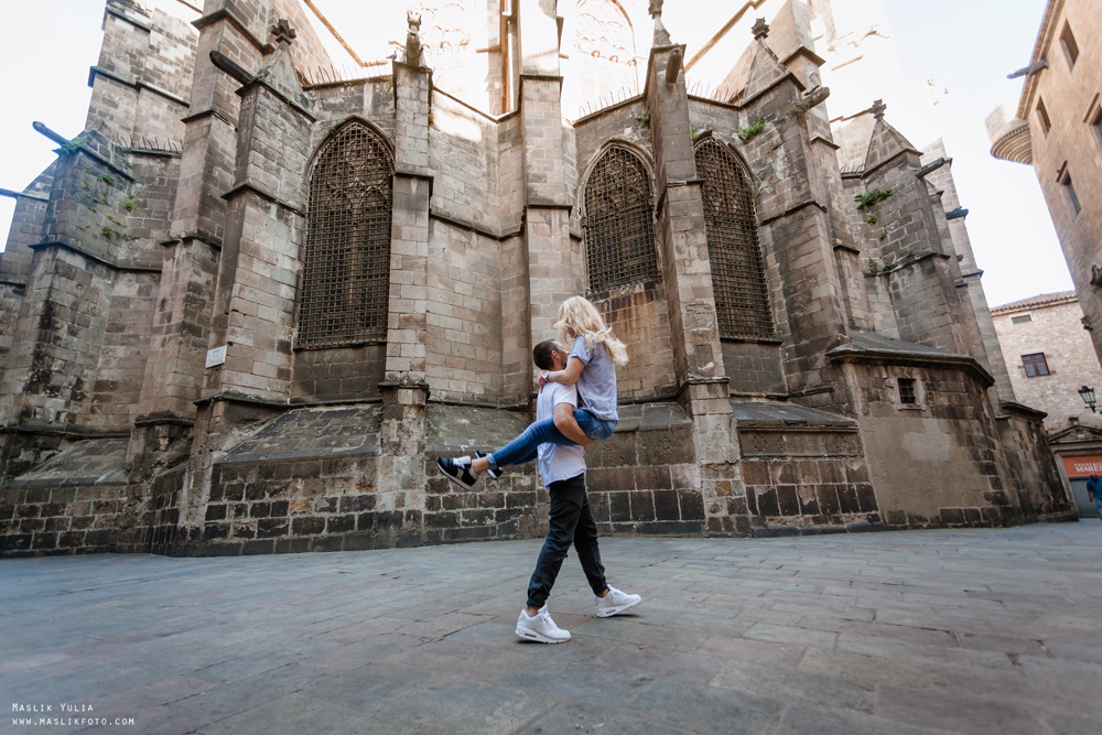 Dynamiczna sesja zdjęciowa w Barcelonie. Fotograf w Barcelonie Hiszpanii Maslik Yulia