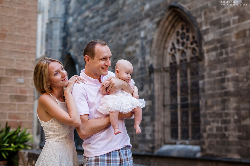 Летняя семейная фотосессия в Барселоне. Фотограф в Барселоне Испании Маслик Юлия