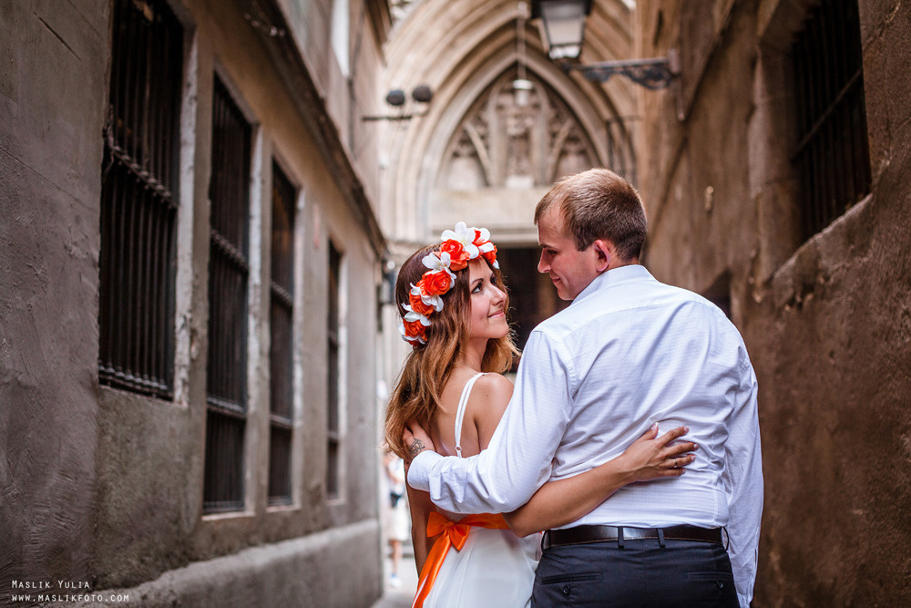 Wedding photo session in Badalona, Spain. Photographer in Barcelona Spain Maslik Yulia