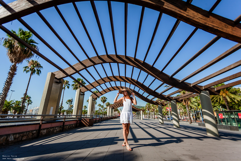 Sesión de fotos descarada al estilo de la moda en Barcelona. Fotógrafo en Barcelona  Maslik Yulia