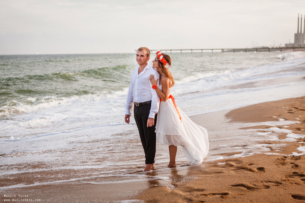 Wedding photo session in Badalona, Spain. Photographer in Barcelona Spain Maslik Yulia