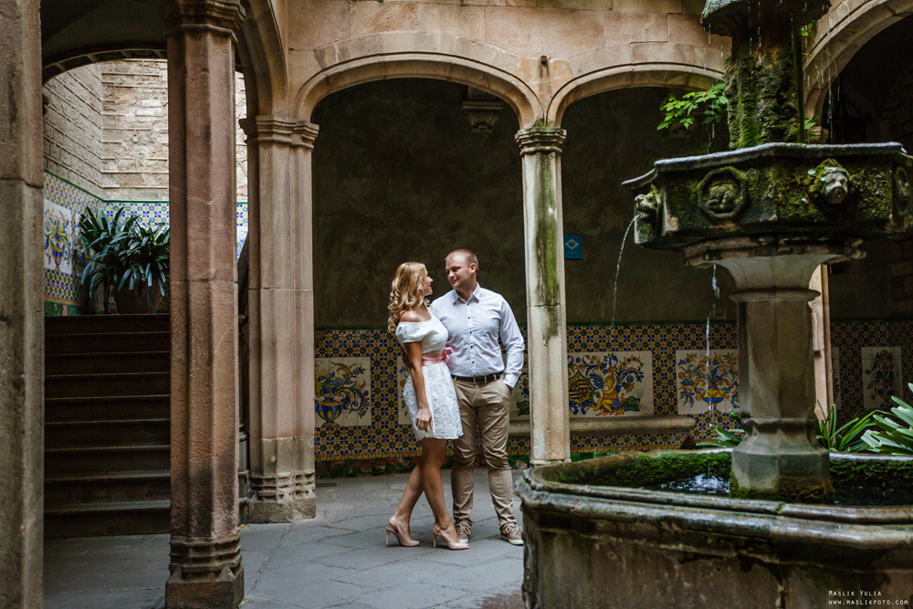 Нежная фотосессия в Барселоне. Фотограф в Барселоне Испании Маслик Юлия
