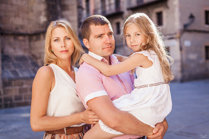 Летняя семейная фотосессия в Барселоне. Фотограф в Барселоне Испании Маслик Юлия
