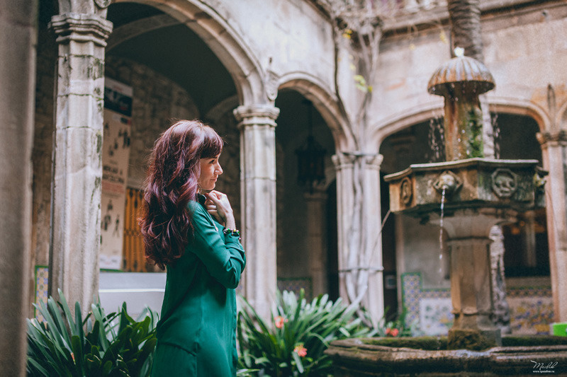 Autumn photo shoot in Barcelona. Photographer in Barcelona Spain Maslik Yulia