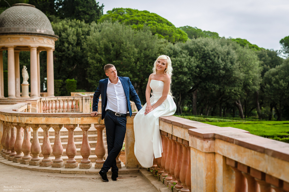 Sesja zdjęciowa w parku w Barcelonie. Fotograf w Barcelonie Hiszpanii Maslik Yulia