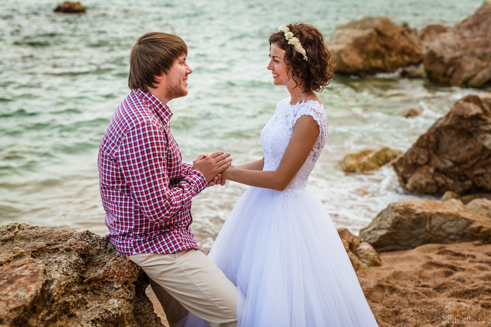 Wedding photo session in Lloret de Mar. Photographer in Barcelona Spain Maslik Yulia