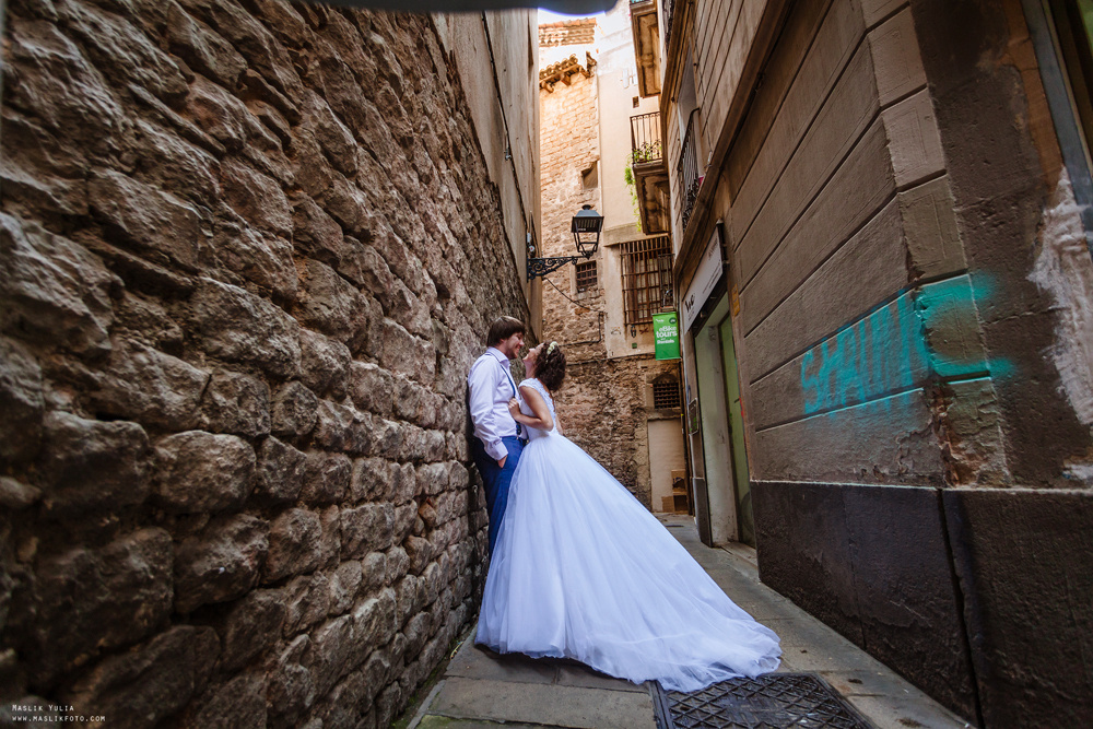 Wedding photo session in Lloret de Mar. Photographer in Barcelona Spain Maslik Yulia