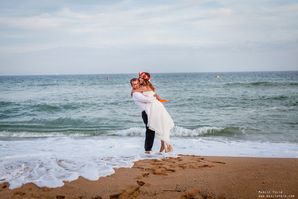 Wedding photo session in Badalona, Spain. Photographer in Barcelona Spain Maslik Yulia