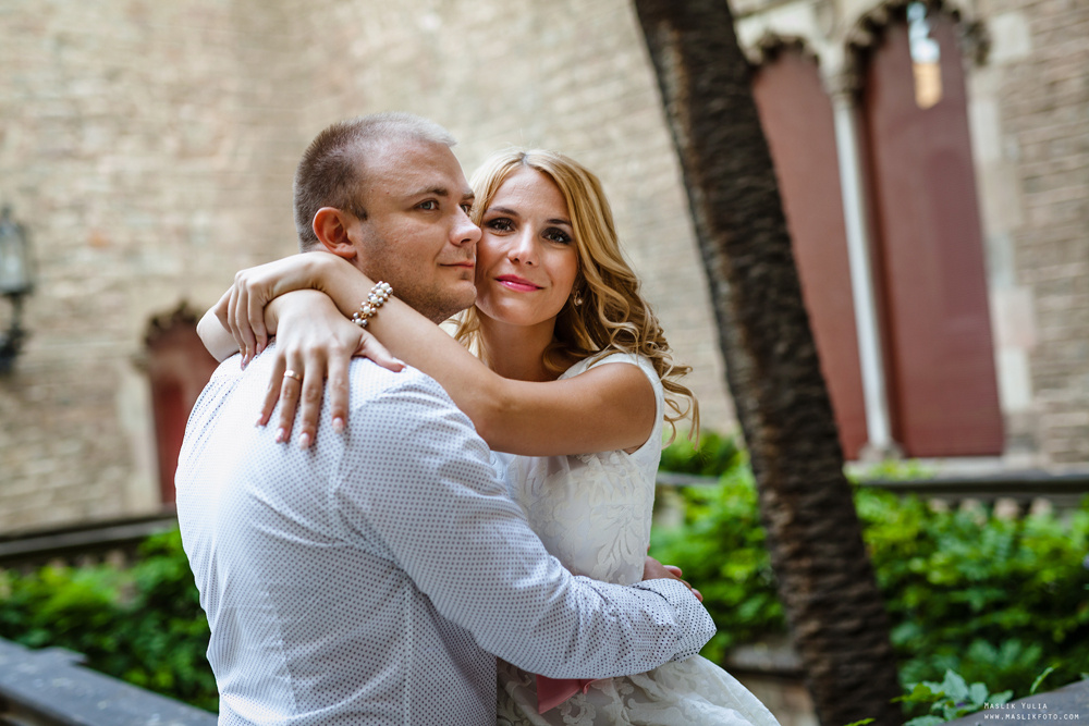 Нежная фотосессия в Барселоне. Фотограф в Барселоне Испании Маслик Юлия