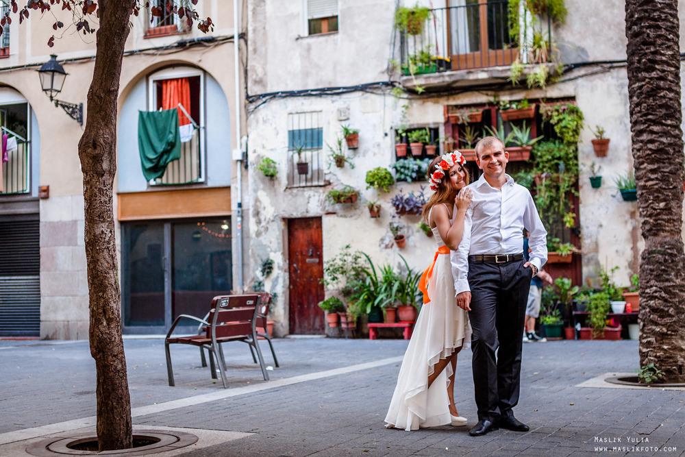 Wedding photo session in Badalona, Spain. Photographer in Barcelona Spain Maslik Yulia