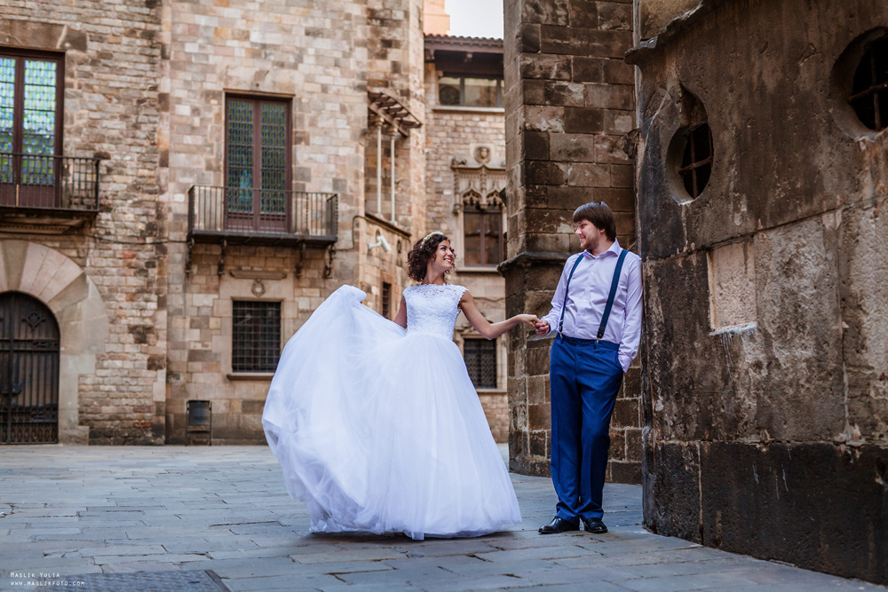 Wedding photo session in Lloret de Mar. Photographer in Barcelona Spain Maslik Yulia