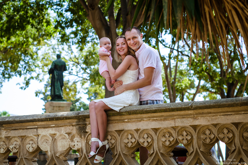 Летняя семейная фотосессия в Барселоне. Фотограф в Барселоне Испании Маслик Юлия