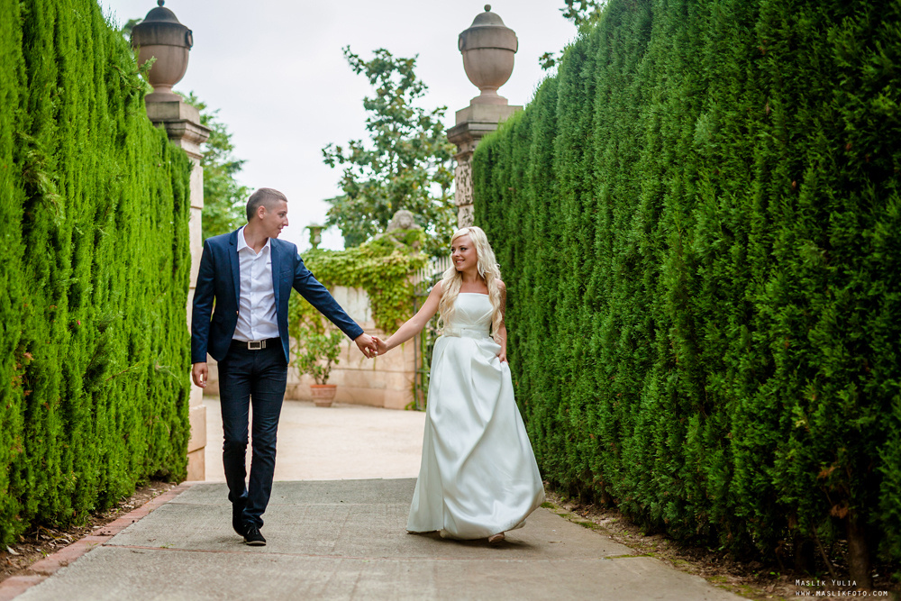 Sesja zdjęciowa w parku w Barcelonie. Fotograf w Barcelonie Hiszpanii Maslik Yulia