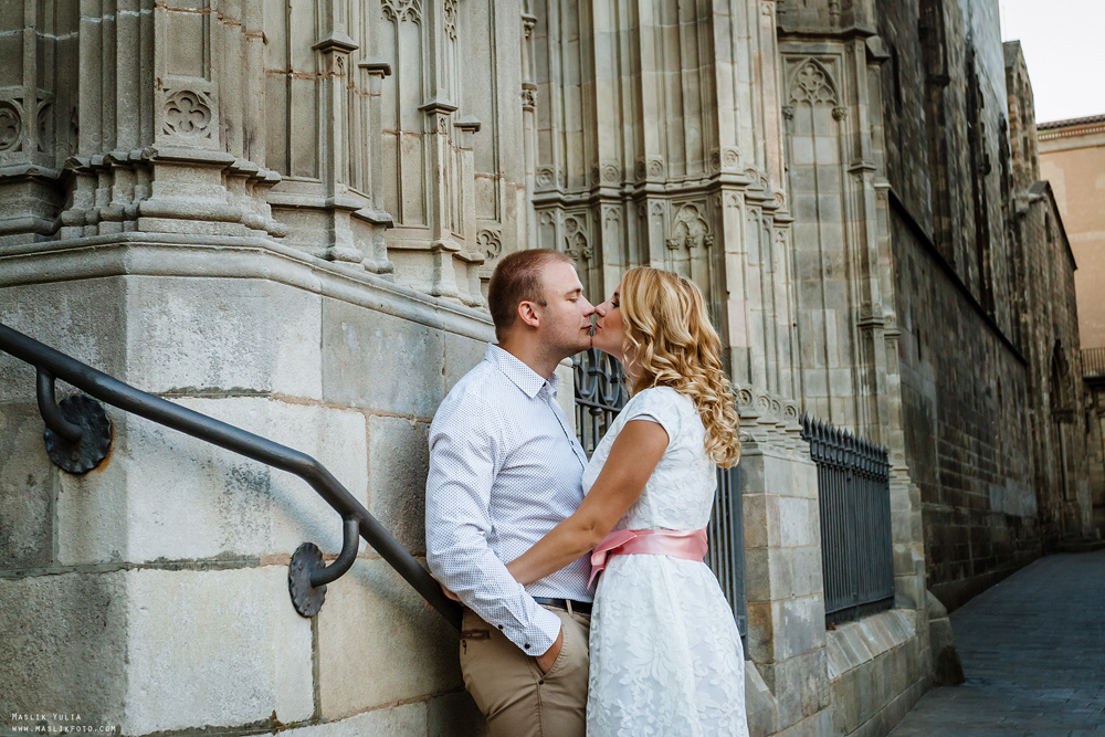 Нежная фотосессия в Барселоне. Фотограф в Барселоне Испании Маслик Юлия