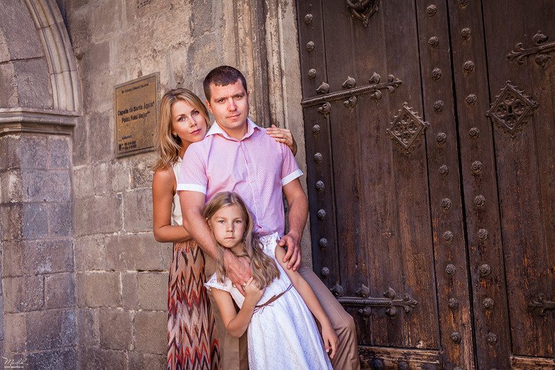 Летняя семейная фотосессия в Барселоне. Фотограф в Барселоне Испании Маслик Юлия