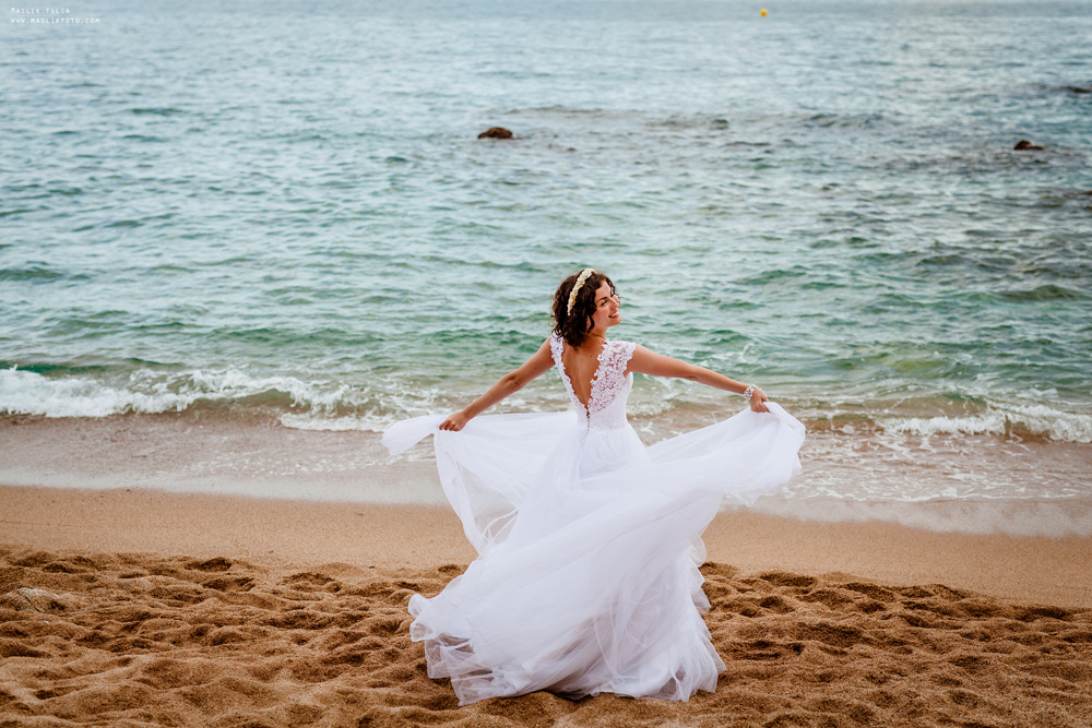 Wedding photo session in Lloret de Mar. Photographer in Barcelona Spain Maslik Yulia