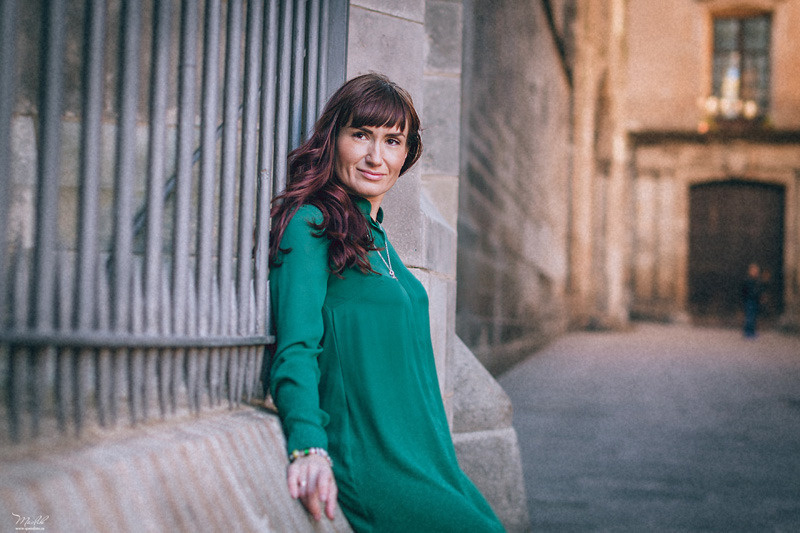 Autumn photo shoot in Barcelona. Photographer in Barcelona Spain Maslik Yulia