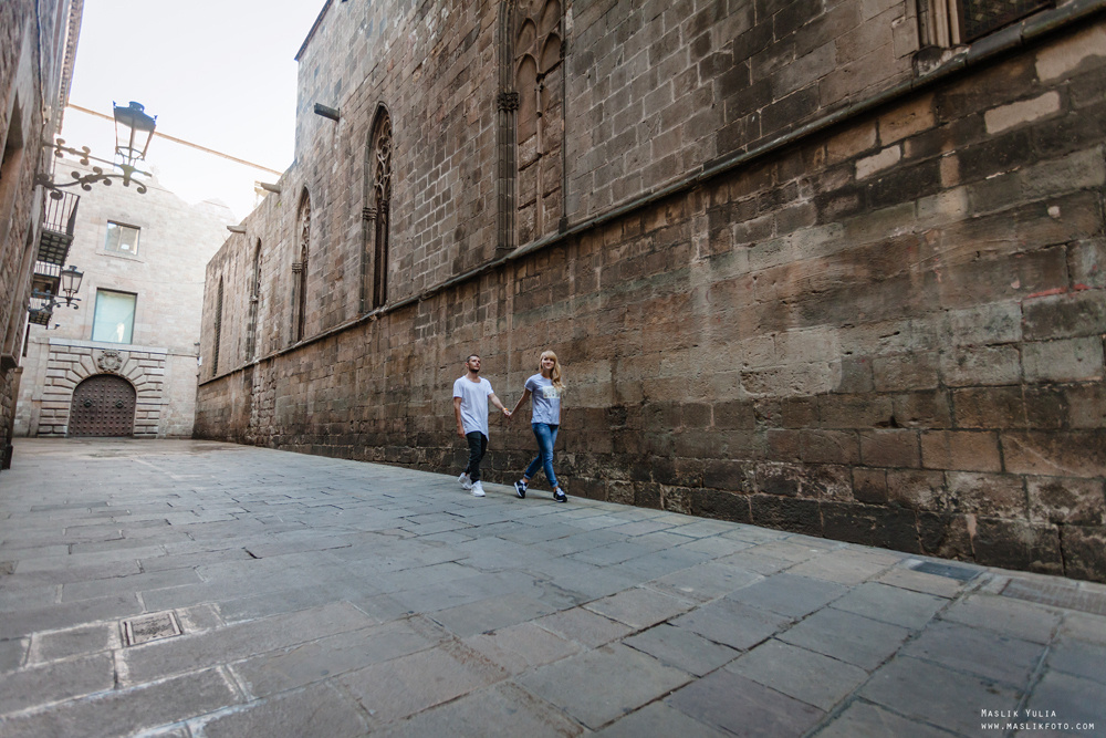 Dynamiczna sesja zdjęciowa w Barcelonie. Fotograf w Barcelonie Hiszpanii Maslik Yulia