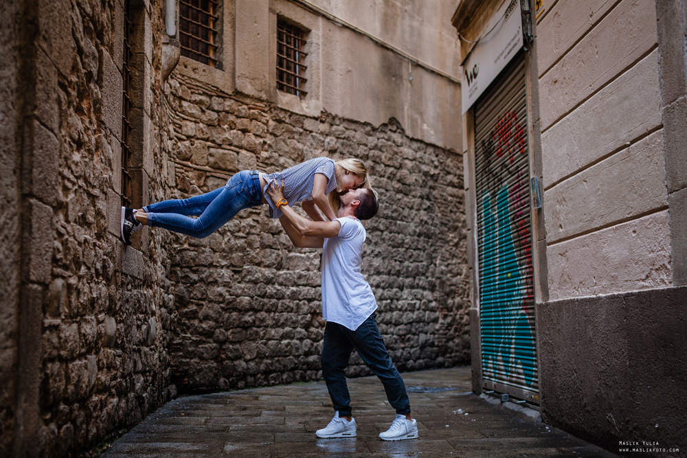 Dynamiczna sesja zdjęciowa w Barcelonie. Fotograf w Barcelonie Hiszpanii Maslik Yulia