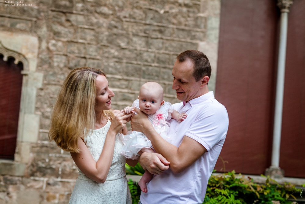 Летняя семейная фотосессия в Барселоне. Фотограф в Барселоне Испании Маслик Юлия