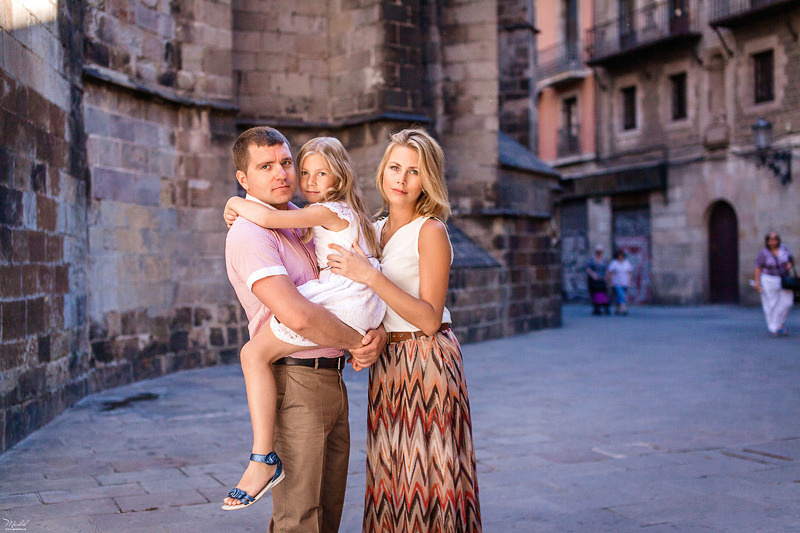 Летняя семейная фотосессия в Барселоне. Фотограф в Барселоне Испании Маслик Юлия