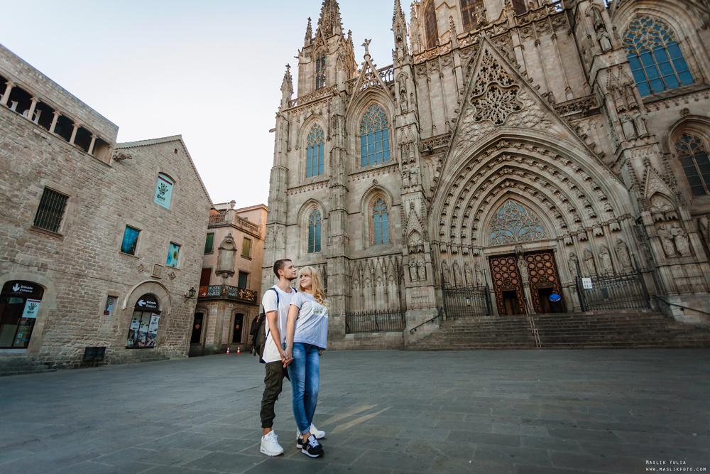 Dynamiczna sesja zdjęciowa w Barcelonie. Fotograf w Barcelonie Hiszpanii Maslik Yulia