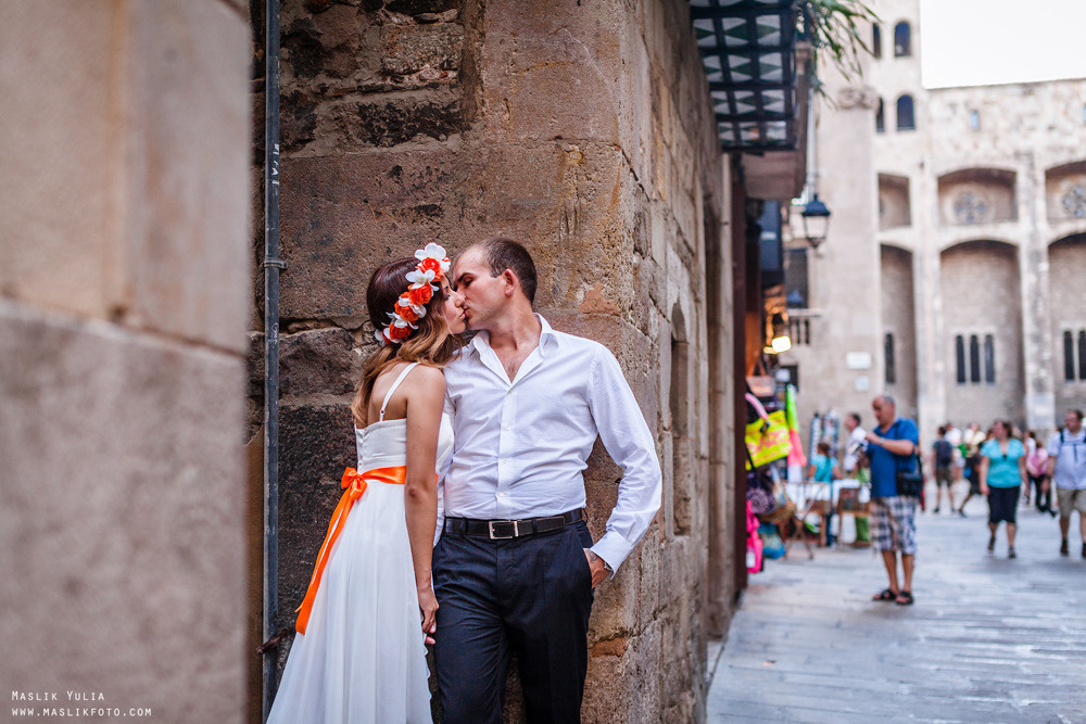 Wedding photo session in Badalona, Spain. Photographer in Barcelona Spain Maslik Yulia