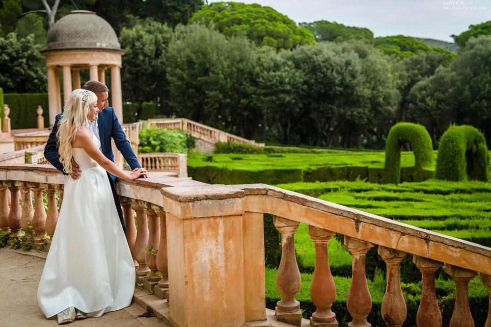 Sesja zdjęciowa w parku w Barcelonie. Fotograf w Barcelonie Hiszpanii Maslik Yulia