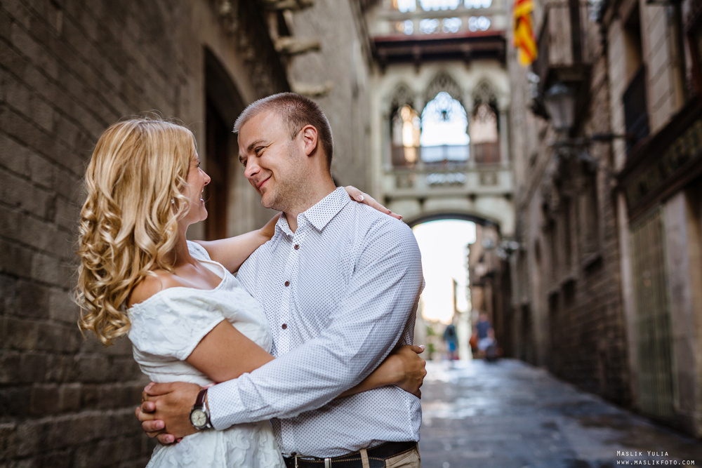 Нежная фотосессия в Барселоне. Фотограф в Барселоне Испании Маслик Юлия