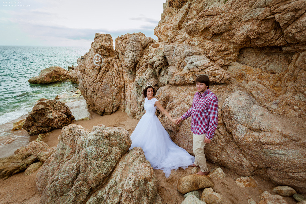 Wedding photo session in Lloret de Mar. Photographer in Barcelona Spain Maslik Yulia