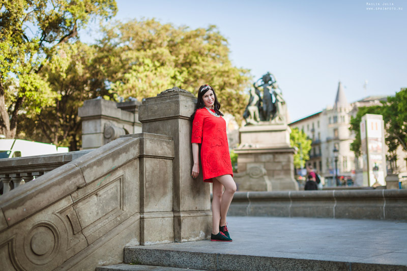 Elegante sesión de fotos en el puerto de Barcelona. Fotógrafo en Barcelona  Maslik Yulia