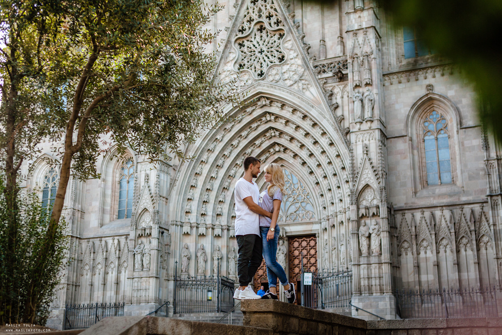 Dynamiczna sesja zdjęciowa w Barcelonie. Fotograf w Barcelonie Hiszpanii Maslik Yulia