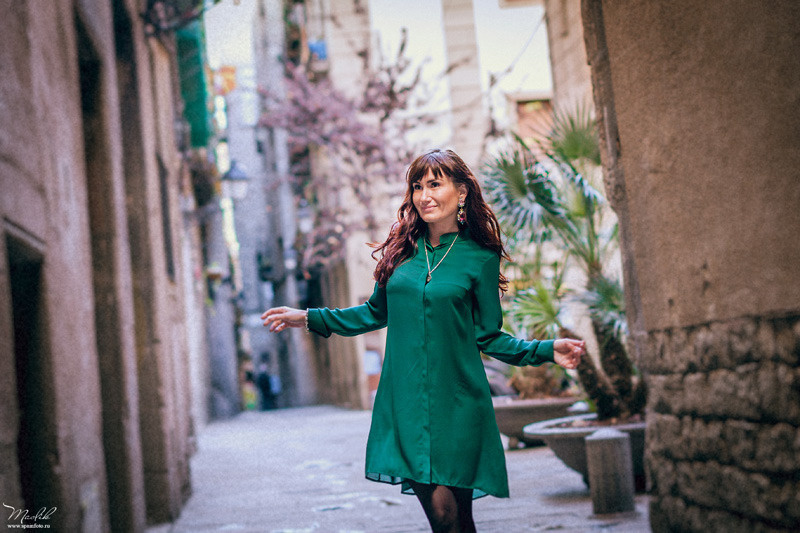Autumn photo shoot in Barcelona. Photographer in Barcelona Spain Maslik Yulia